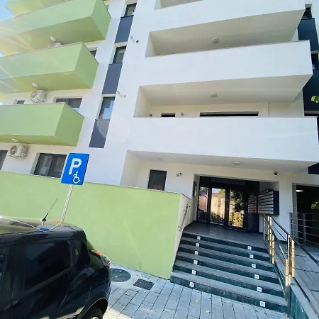 1bdr Charming With Garden Bucharest