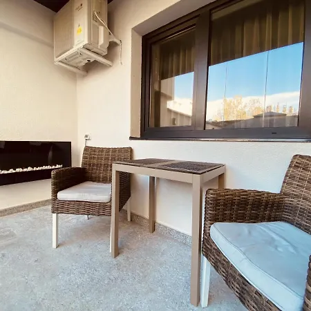 1bdr Charming With Garden *