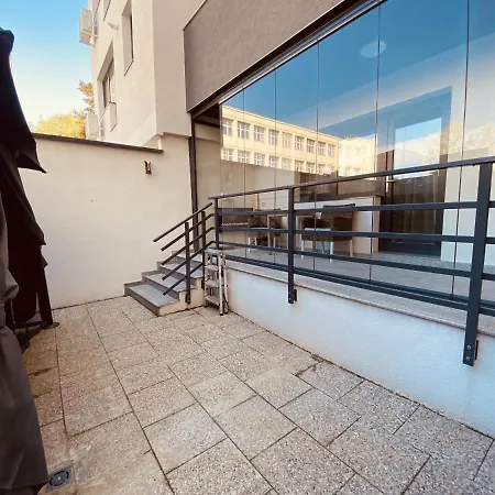 1bdr Charming With Garden Bukarest